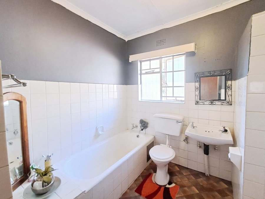 5 Bedroom Property for Sale in Vaalpark Free State